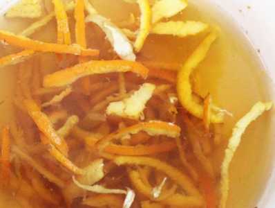 橘子皮泡水可以浇菜吗